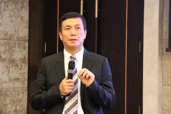 老将邓晖将辞任东吴基金总经理 驰骋金融圈31年 由券商转战公募为何又割舍? 老将邓晖将辞任东吴基金总经理 驰骋金融圈31年 由券商转战公募为何又割舍?